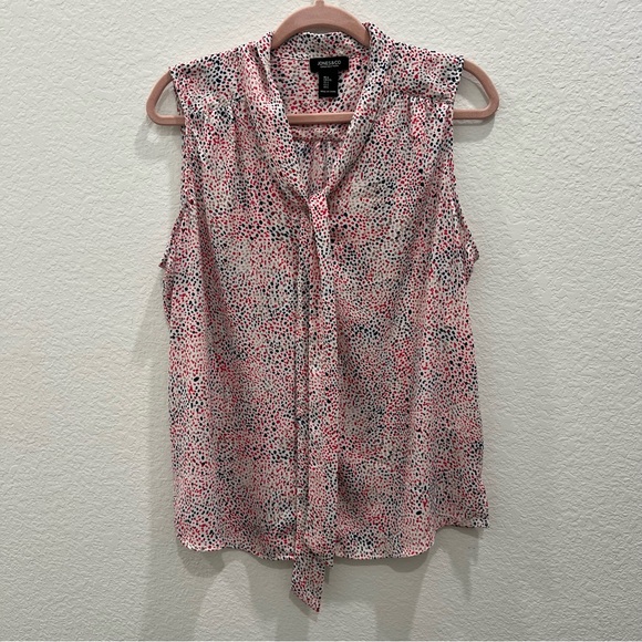 Jones & Company, Jones New York sleeveless white with blue and pink dot, blouse - Picture 3 of 8